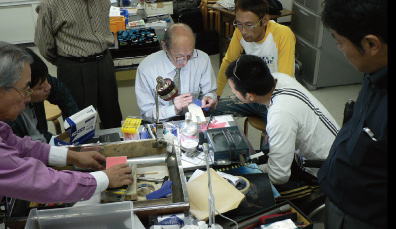 2次加工(彫金)の技術指導
